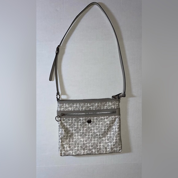 Coach cross body purse. - Picture 1 of 5